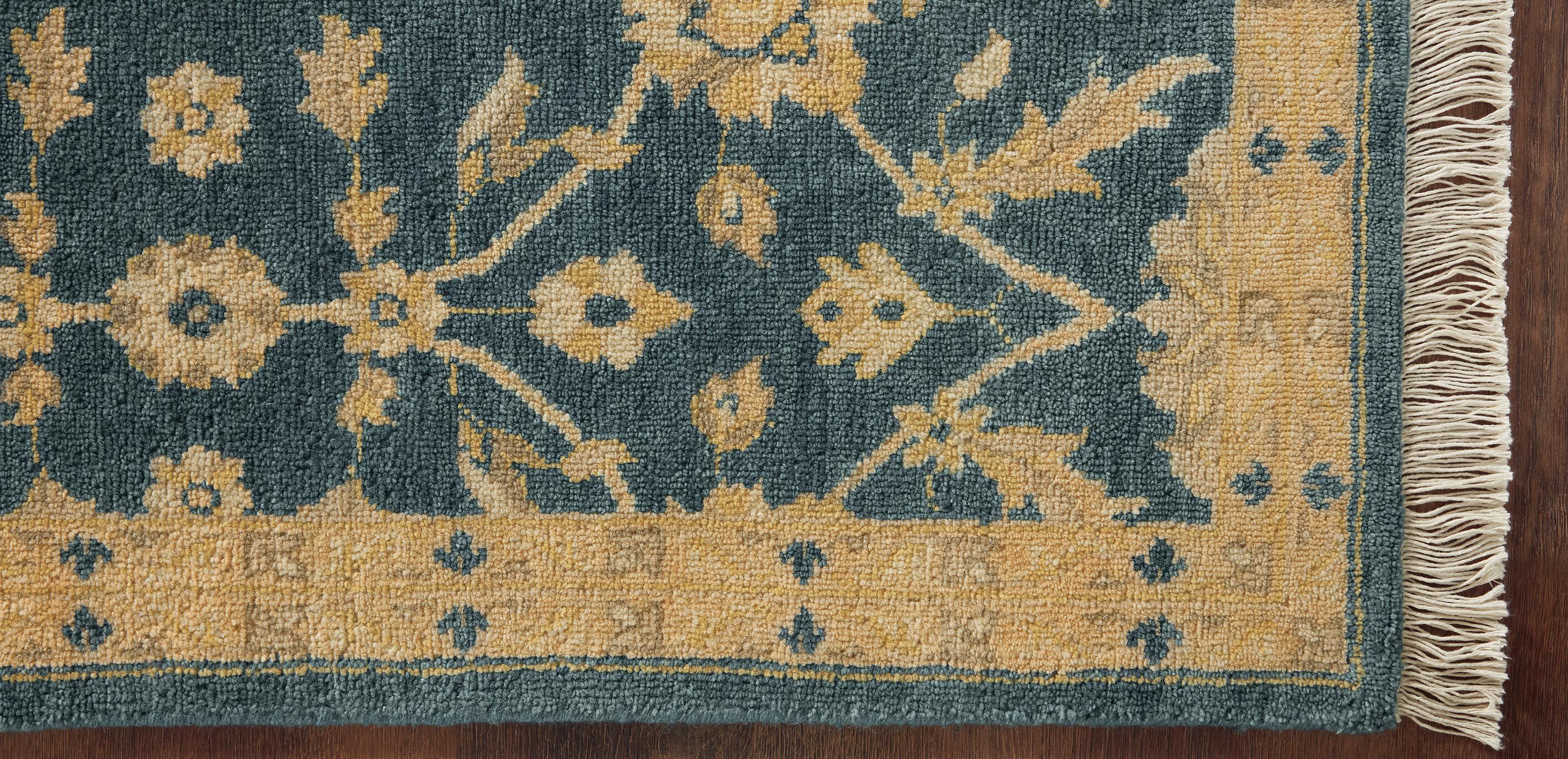 Kashan Arts-and-Crafts Floral Rug_2