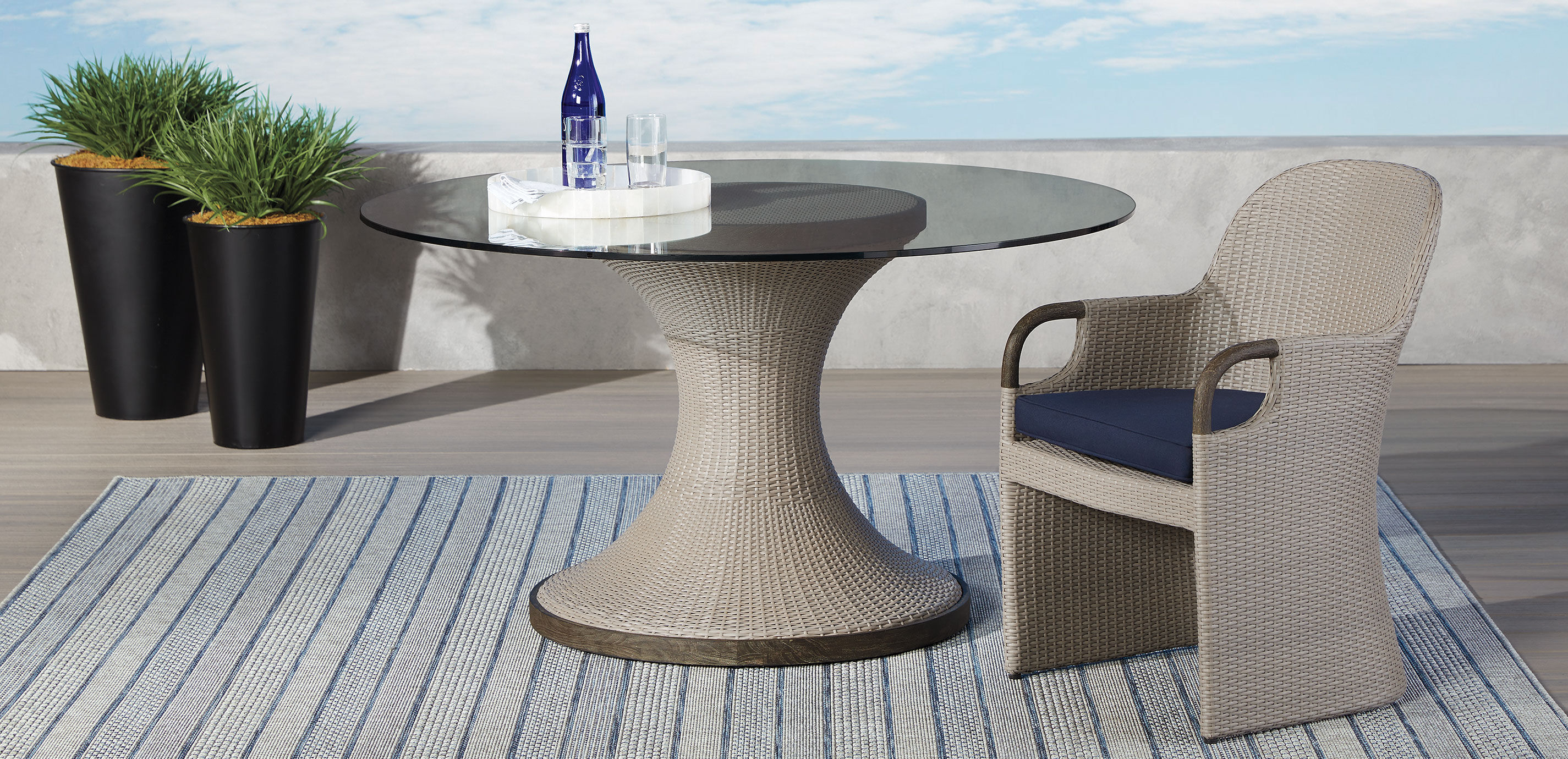 Somerly Round Pedestal Outdoor Dining Table_9