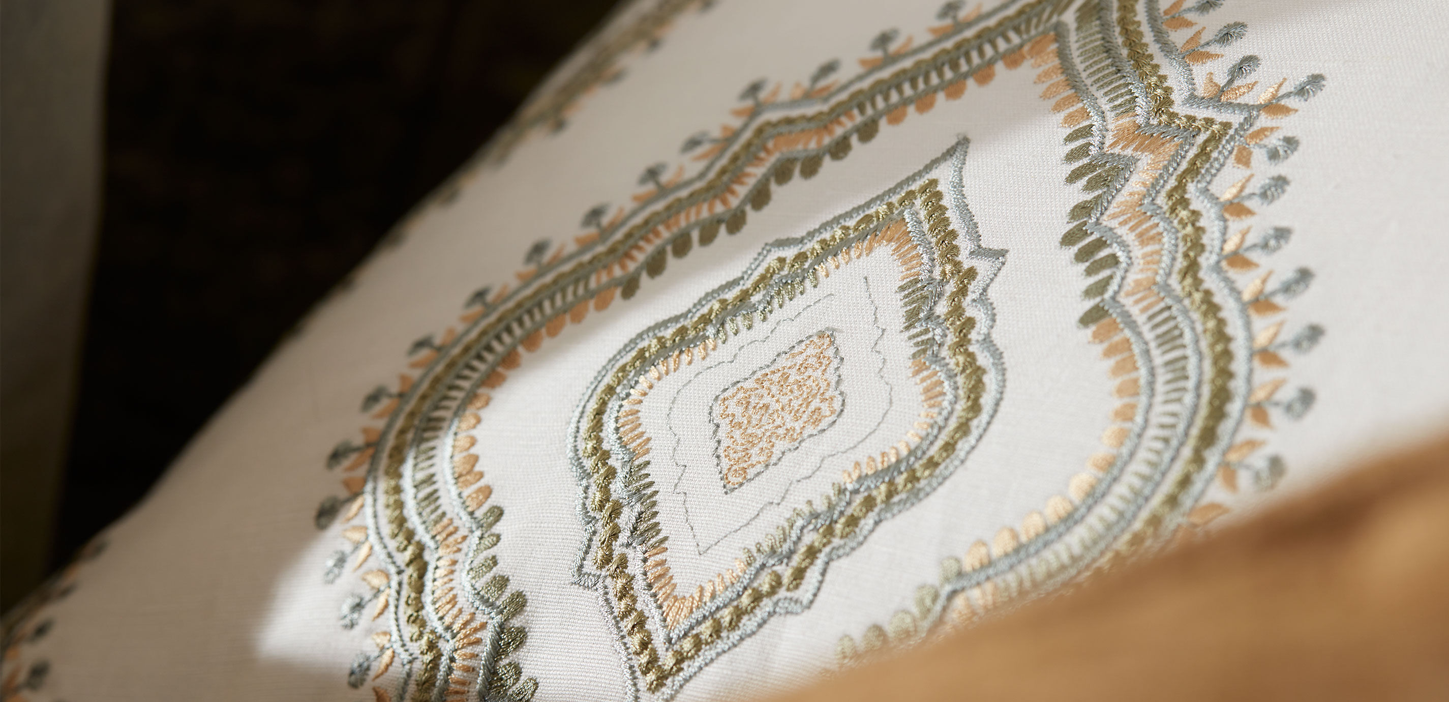 White & Green Embroidered Duvet Cover and Shams Set_8