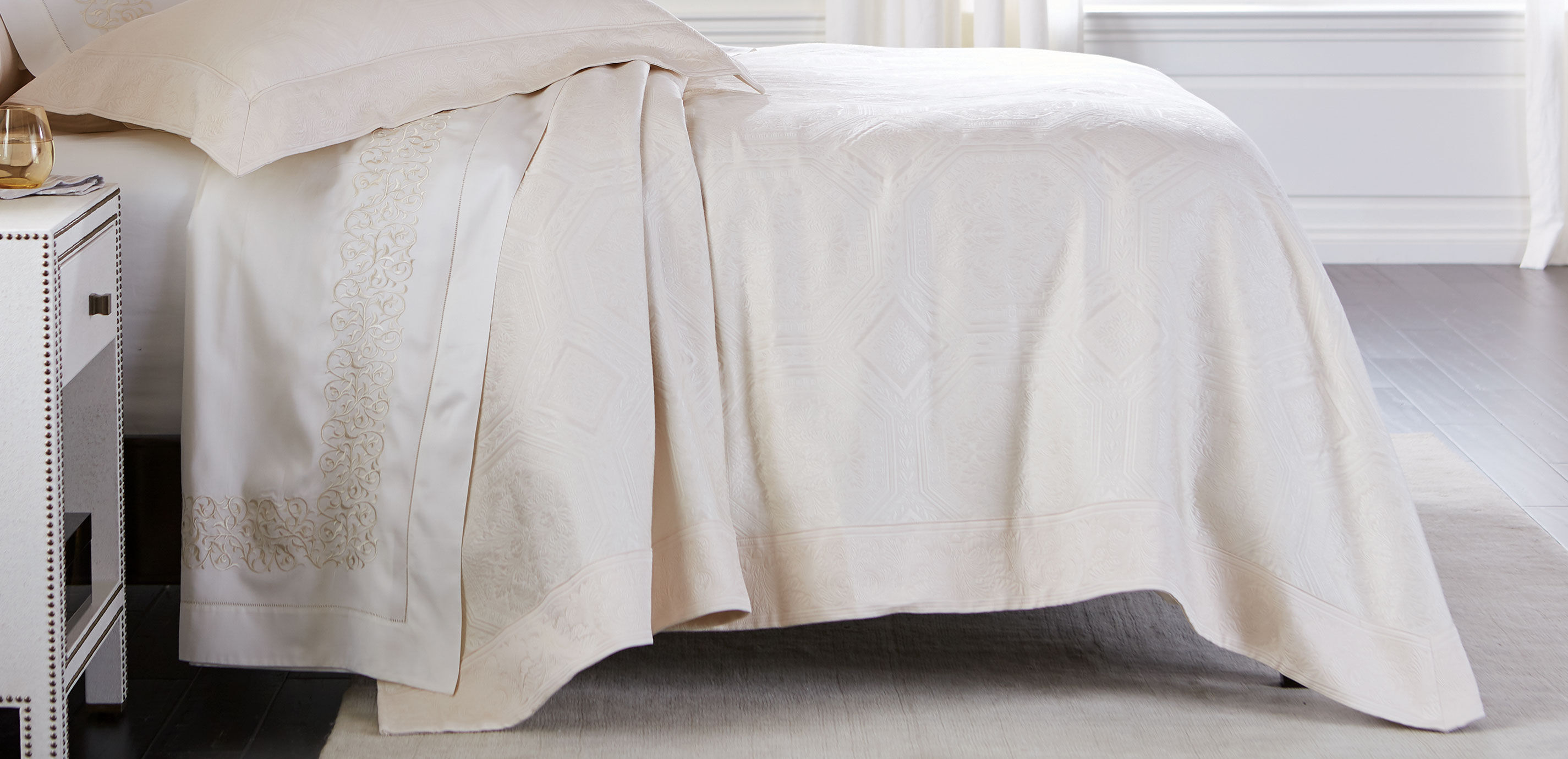 Olympia Matelass&eacute; Coverlet