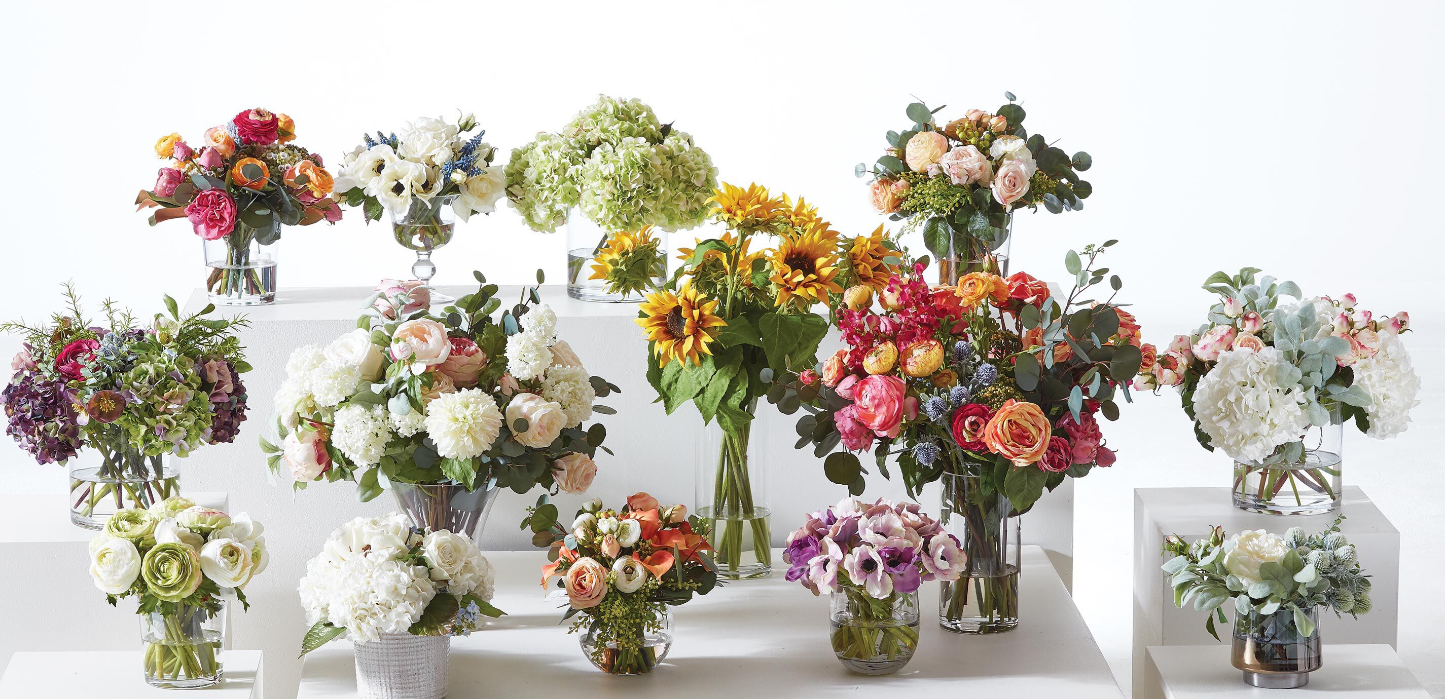 Tall Ranunculus & Roses Mix in Glass_3