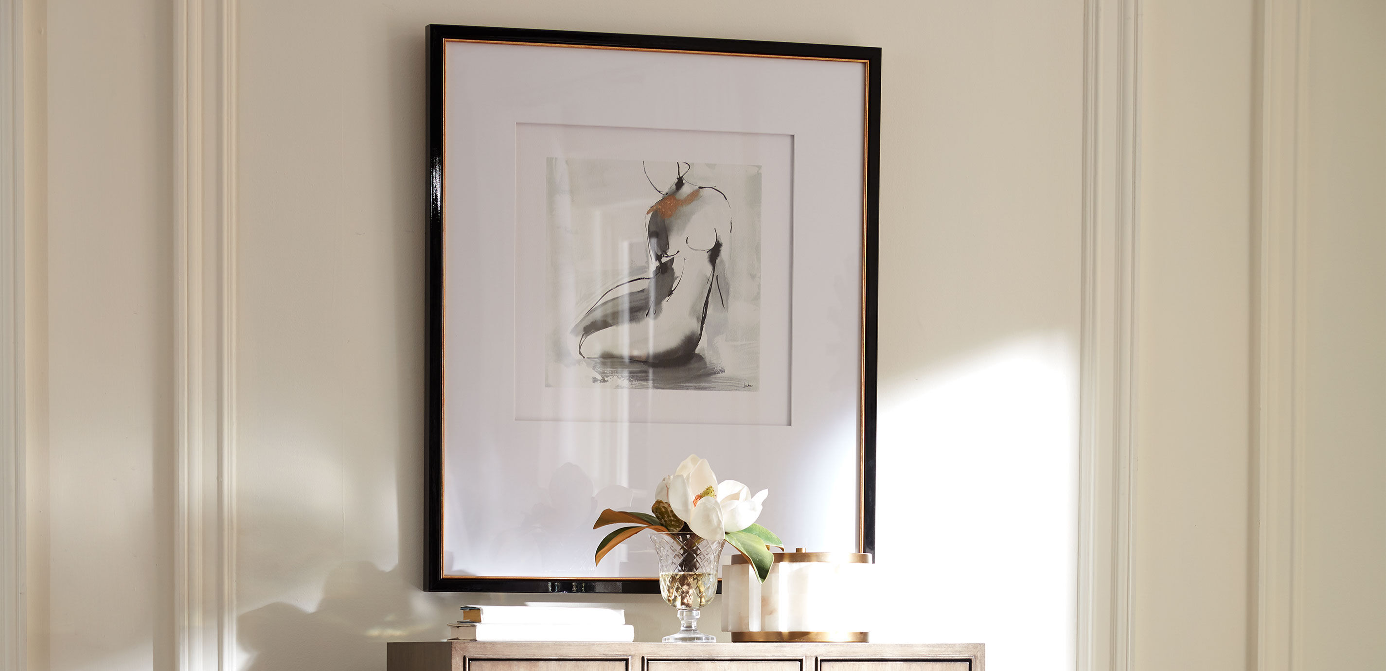 Magnolia Bouquet in Glass Vase_7