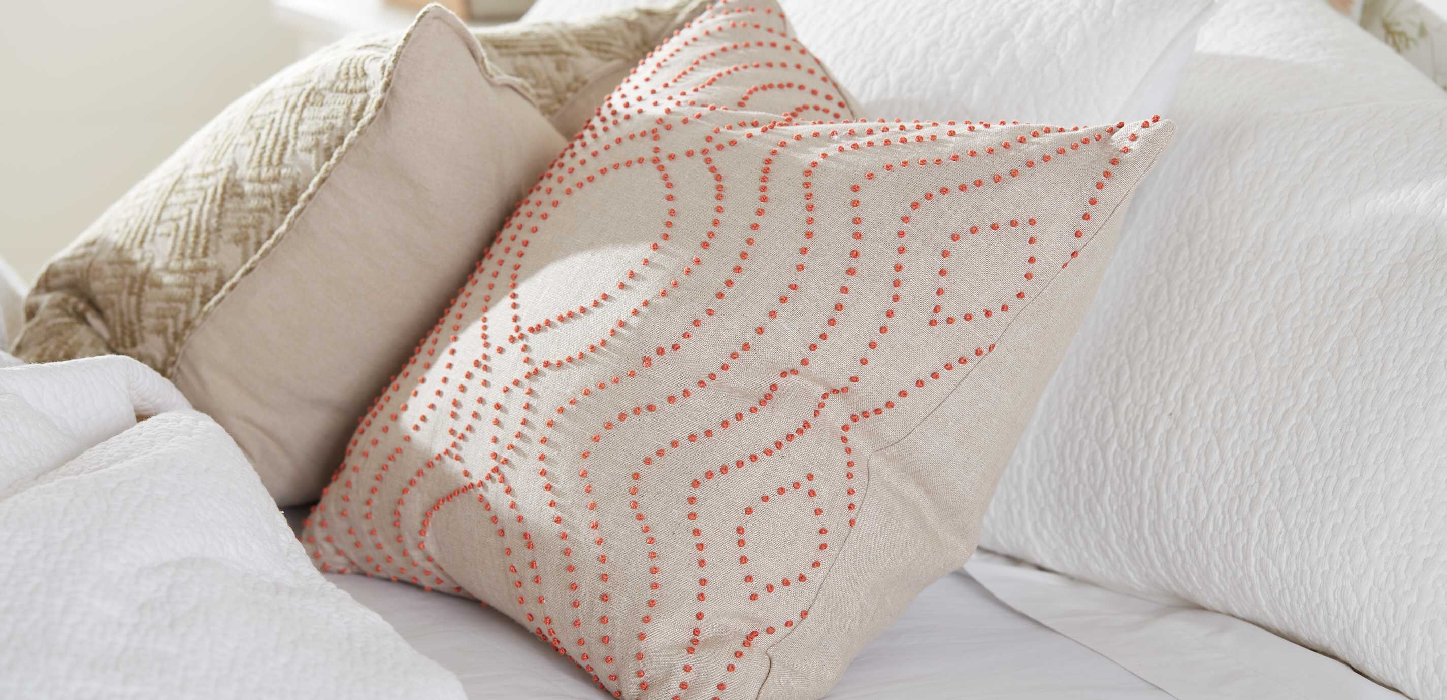Knotted Ogee Pillow_2
