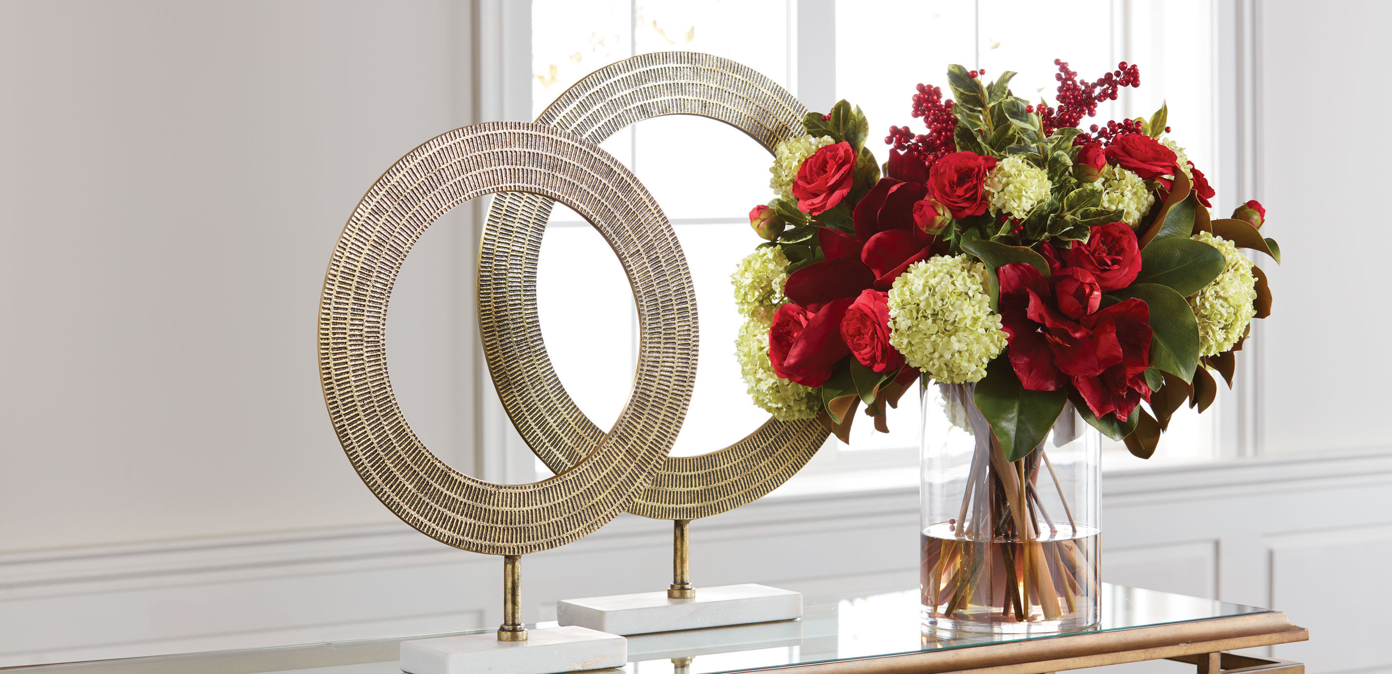 Devika Ring on Stand_8