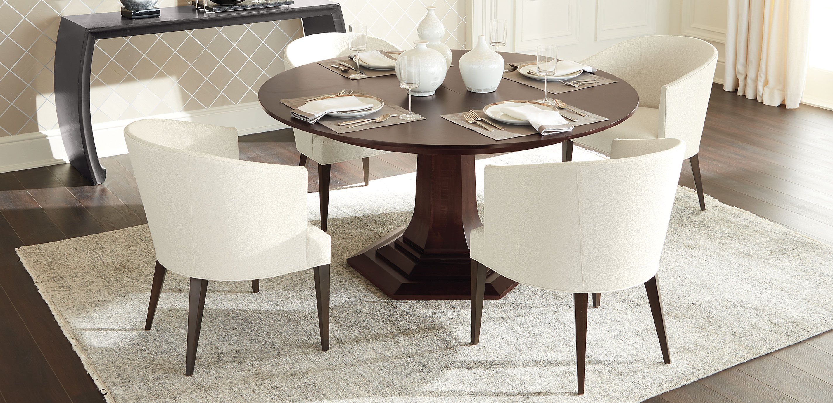 Lorenze Round Extension Dining Table_3