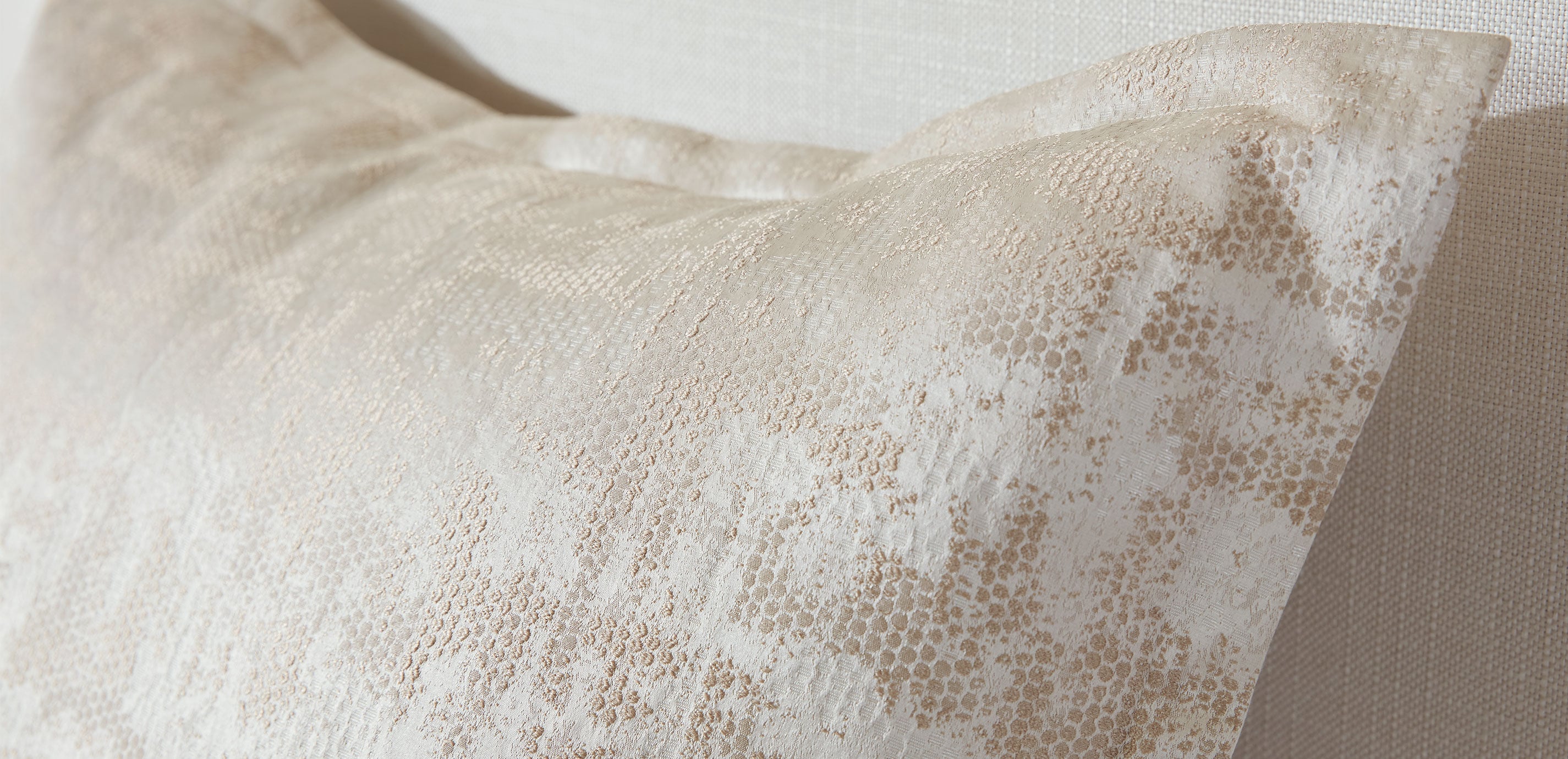 Reptile Jacquard Duvet Cover and Shams Set_6