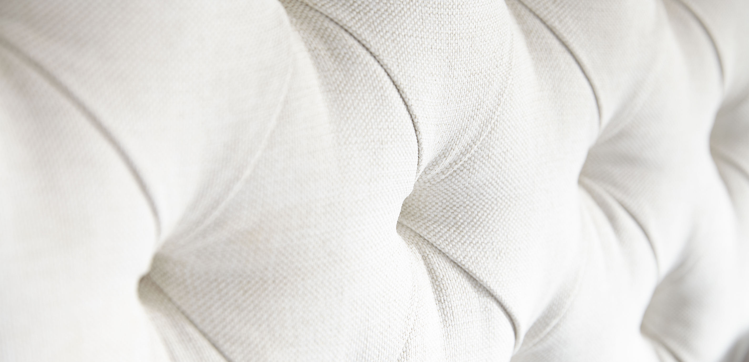 Woolson Tufted Upholstered Bed_2