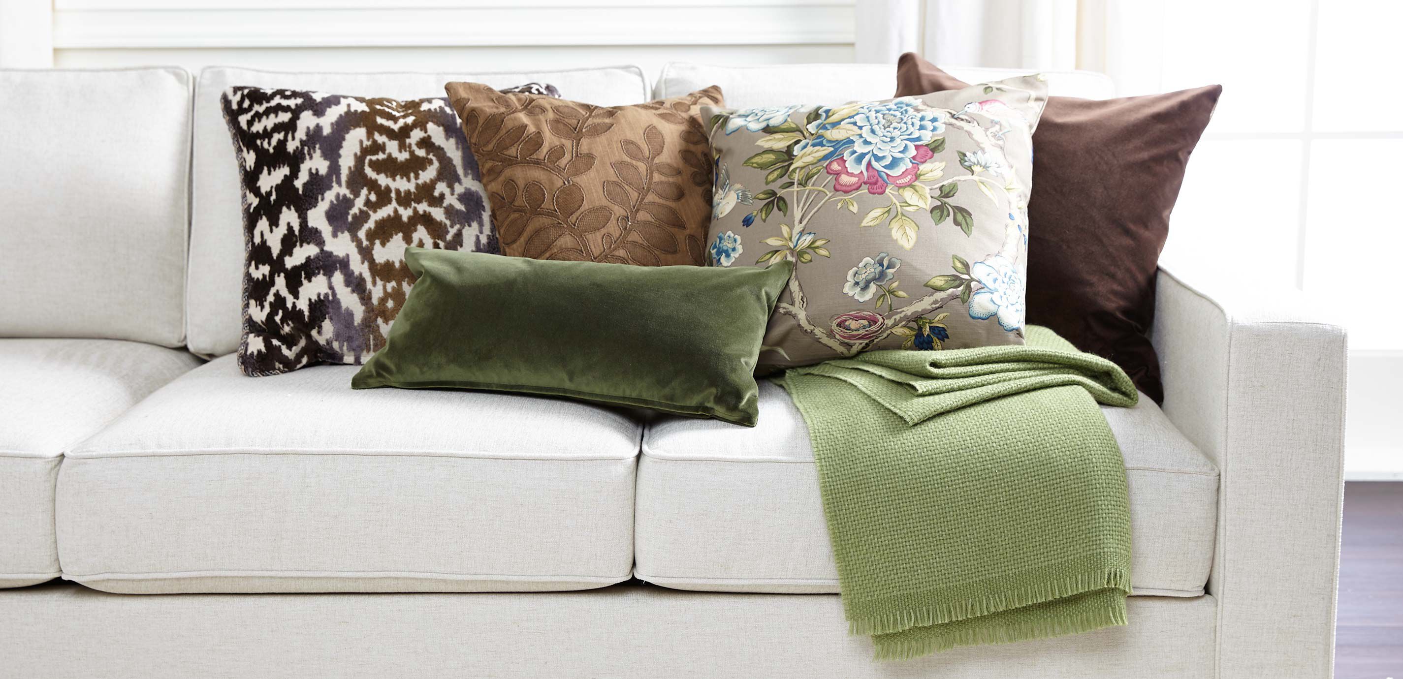 Ombr&eacute; Cut Velvet Pillow_8