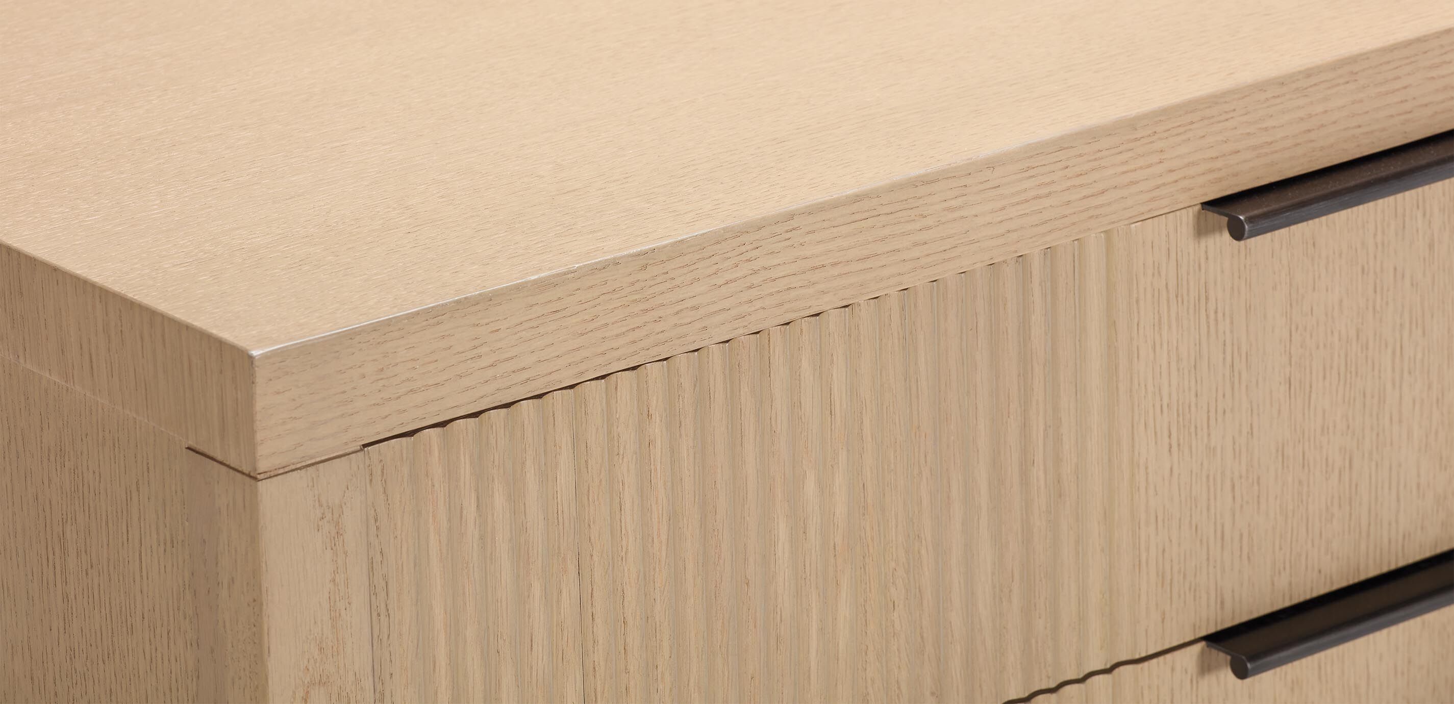 Valermo Three-Drawer Chest_7