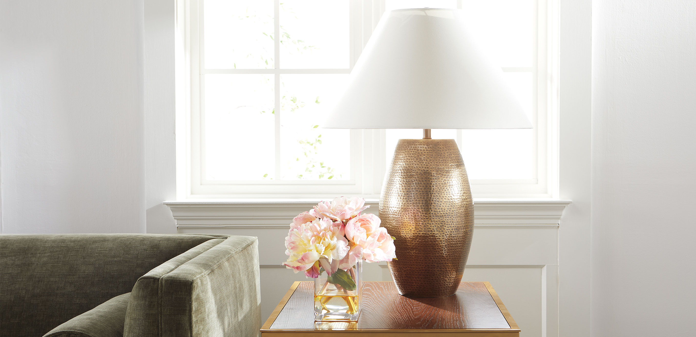 Avery Hammered Metal Table Lamp_3