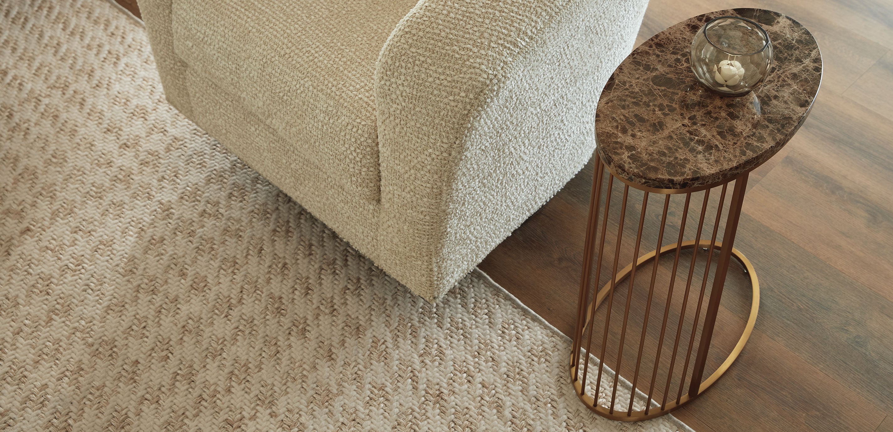 Celia Pull-Up Accent Table_9