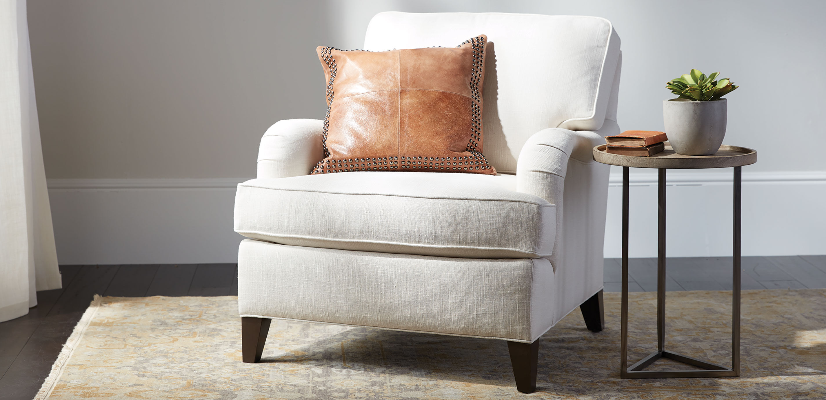 Bolton Round Wood Accent Table_3