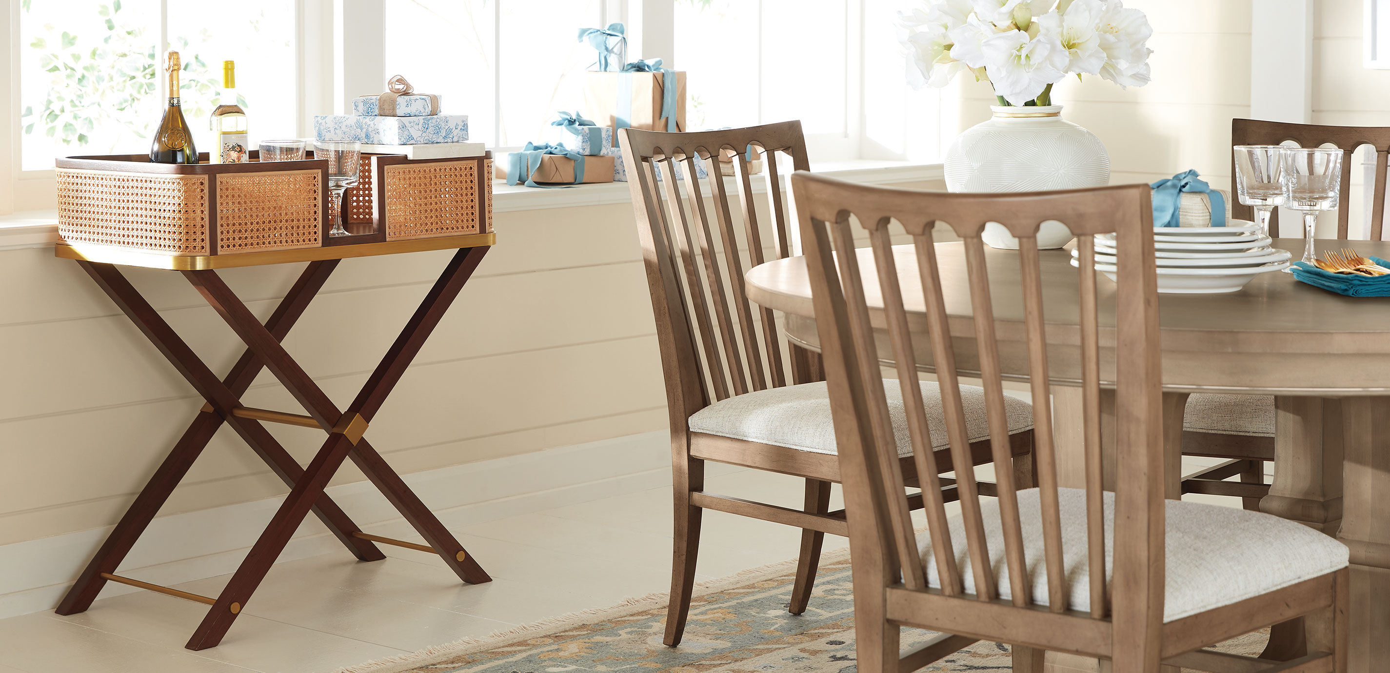 Lamontagne Natural Cane Bar Stand_9