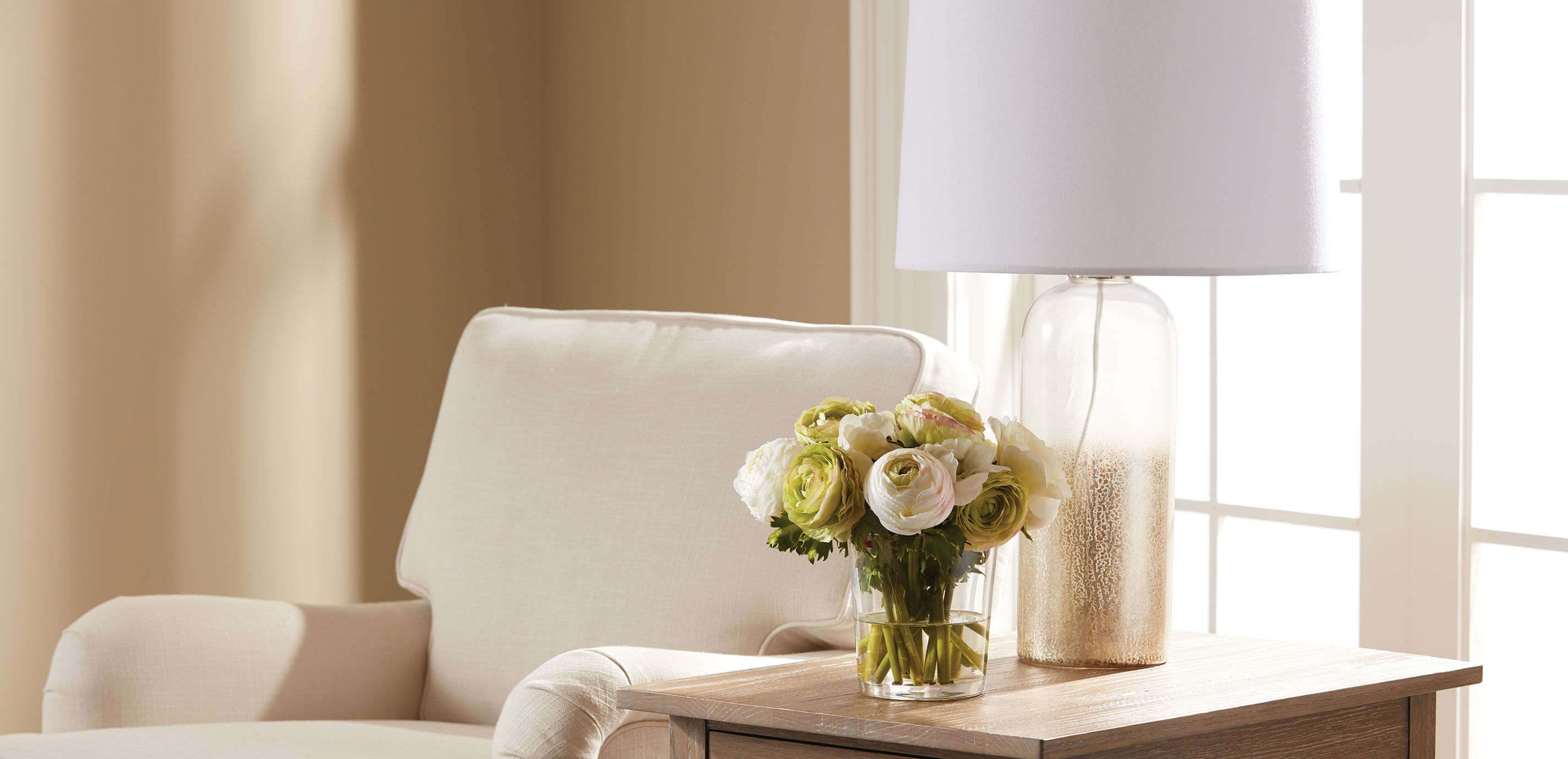 Ranunculus & Poppies in Vase_3