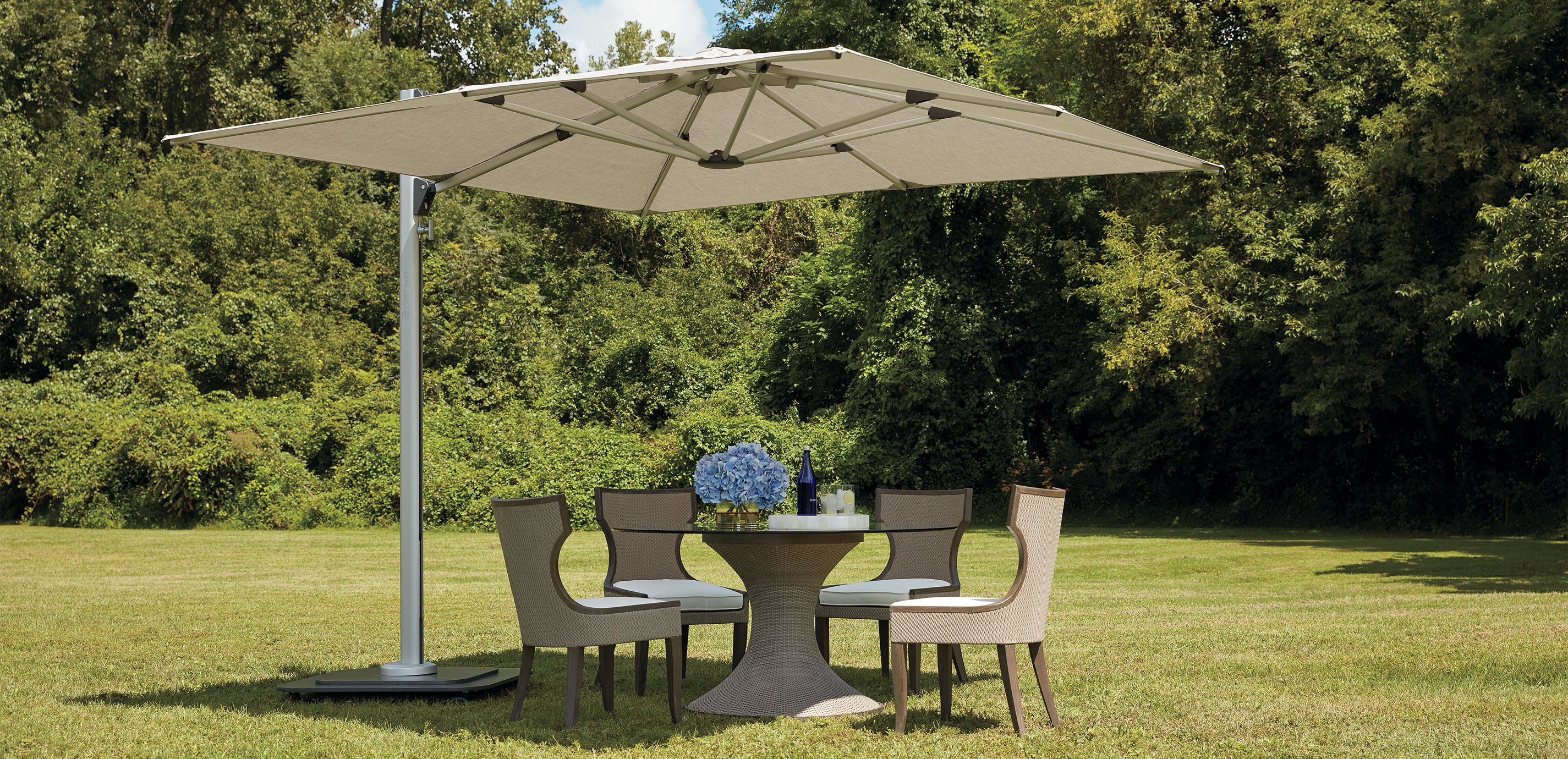 Valora 10' Square Cantilever Umbrella_4